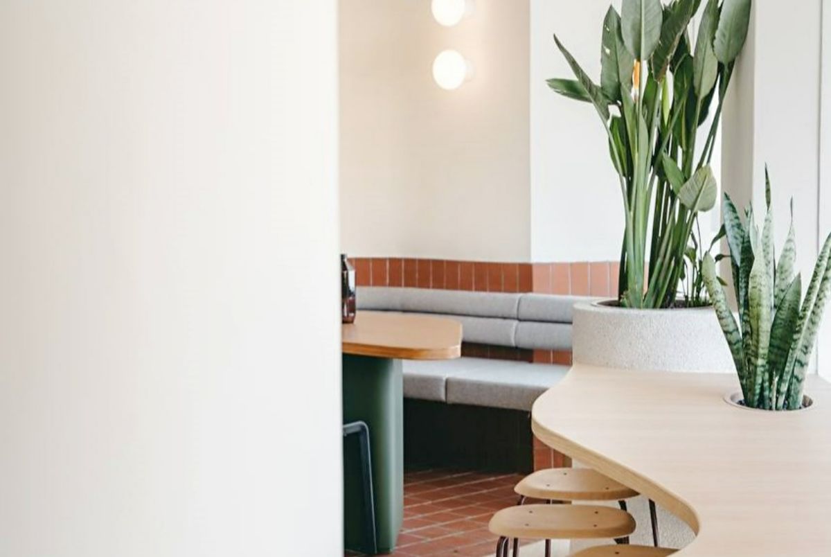Lola's Cafe